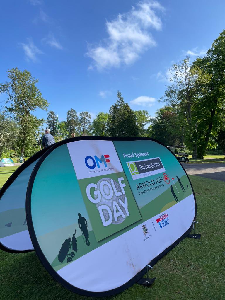 OliMFoundation's tweet photo. Some early on course action from @FinchleyGC as we raise money and awareness for @TeenageCancer in the ☀️⛳️#HopeSwingsEternal https://t.co/cXE4pTQ6OG