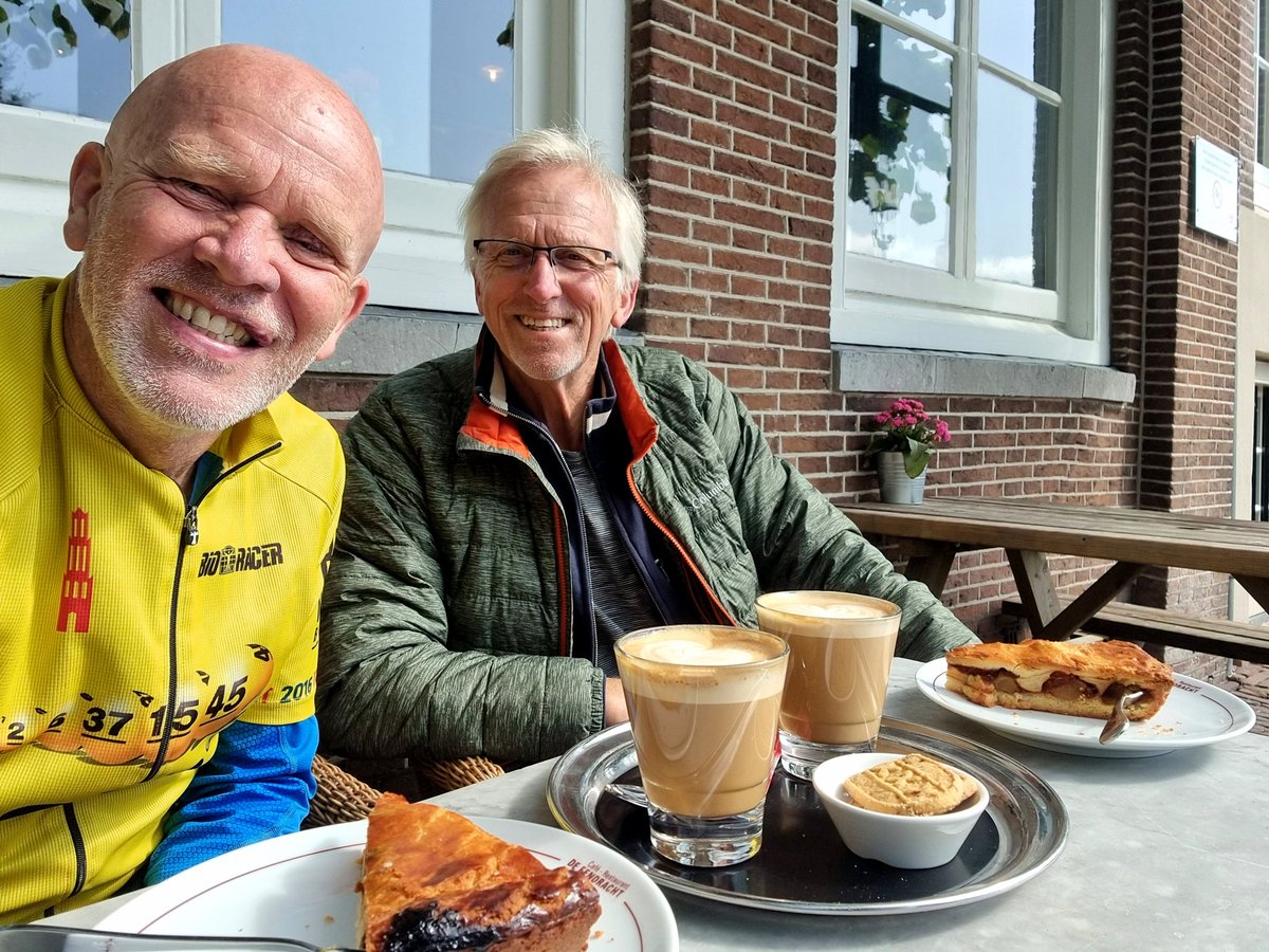 Flat White & Apple Pie with my one & only coach #PeterVerlooy 💪💪💪 #ForeverFriends