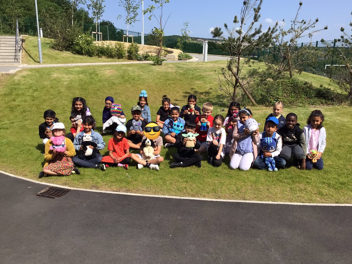 BramblesHolly tweet media