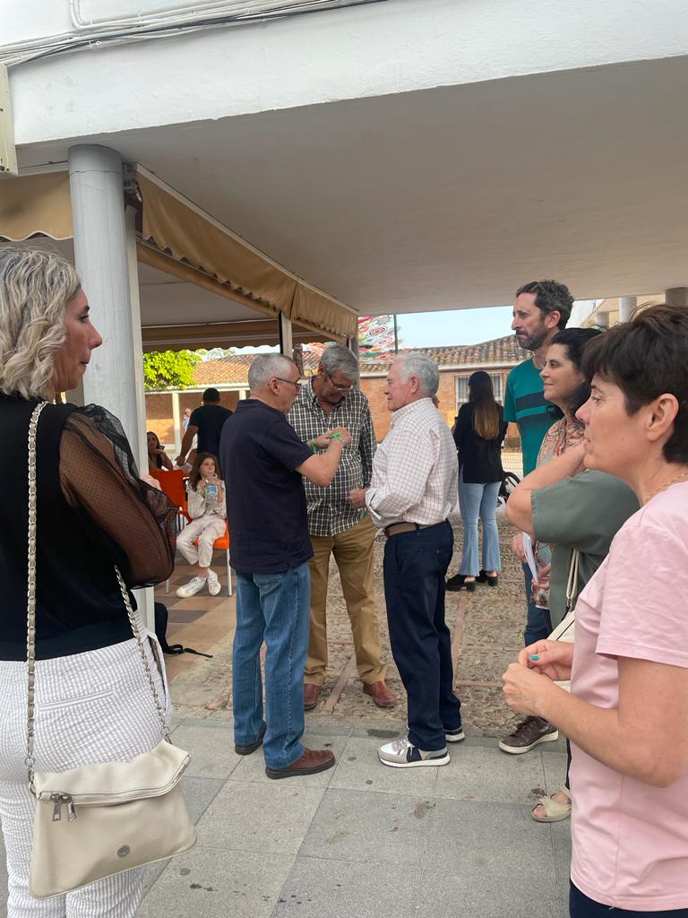 Ayer fue el cierre de campaña en El Priorato y hoy os esperamos en la Plaza de las 3 Culturas de #LoradelRío a las 20:00 para terminar esta campaña llena de ilusión y trabajo por nuestro pueblo. Gracias a todos/as, ¡os esperamos!
#CuidamosLora #ParaUnaVidaMejor #IzquierdaUnida