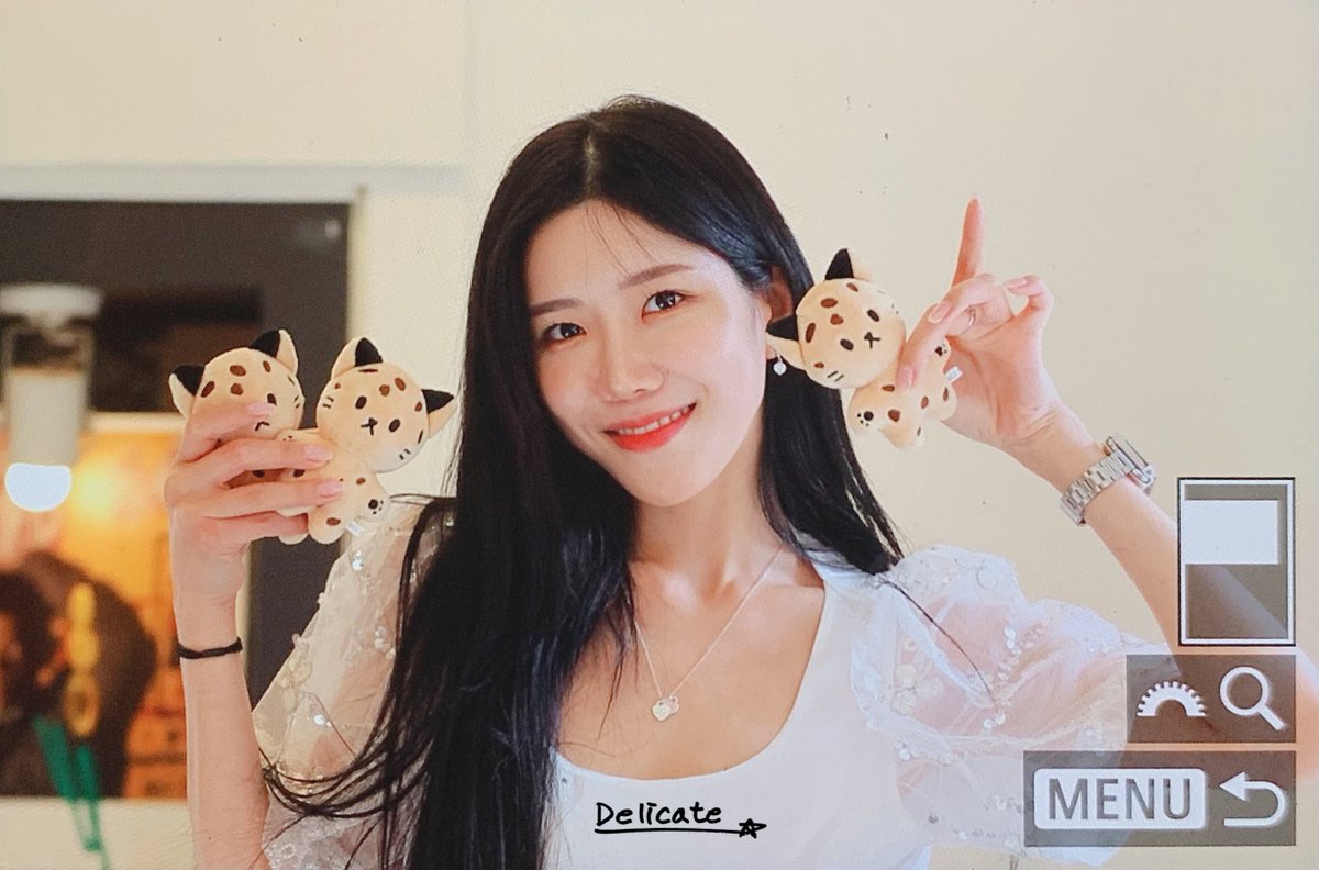 𝐝𝐞𝐥𝐢𝐜𝐚𝐭𝐞. tweet media