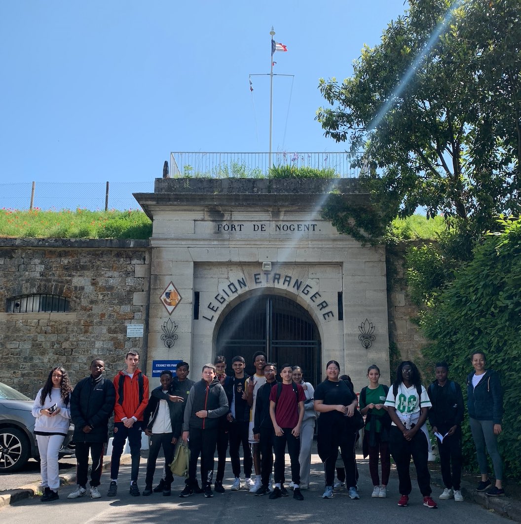 Dans mon réseau il y a …

Visite du Fort de Nogent dans le cadre de la classe défense.

Au programme :
-Histoire de la légion étrangère
-Parcours sportif, tir au laser

Bravo aux élèves, merci Delphine !!