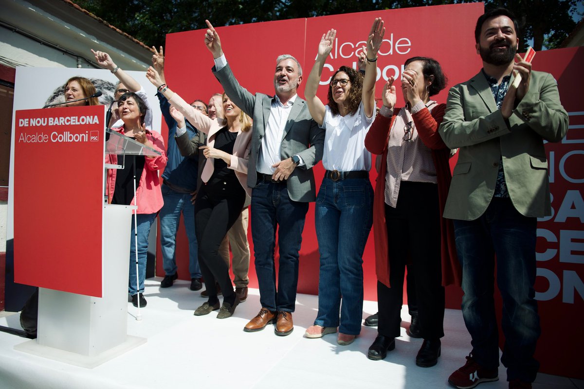 jaumecollboni's tweet photo. 👋🏽 Hola Bon Pastor! Hola Barcelona!

A menys de 24h d’acabar la campanya, faig una crida a la mobilització massiva de tots els barcelonins i barcelonines. El vot del #PSC és l’única garantia per obrir una nova etapa a Barcelona.

A votar i a guanyar! 🌹 https://t.co/yZlfZHooLK