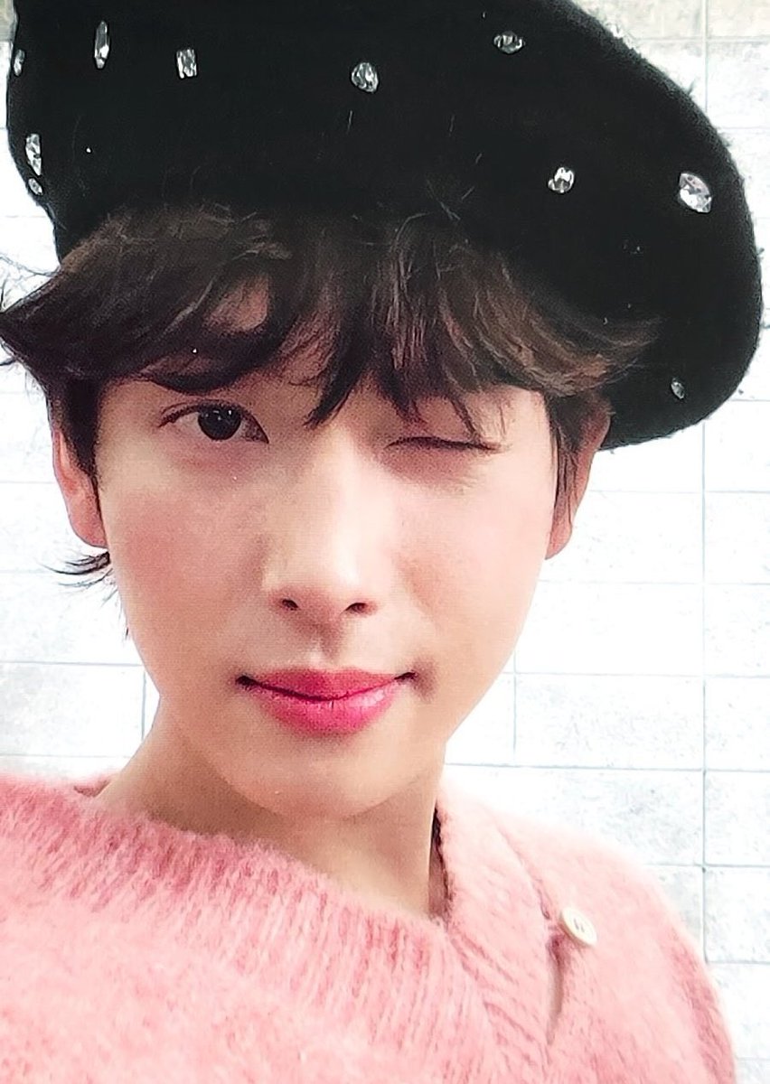 sunizup's tweet photo. I love that even though people have teased Siwan for wearing pink in the past... he's still like~ hmm, this is my color! 🥰💕 Yes, it is!! 

#YimSiwan #임시완 #SweetInPink https://t.co/KDPzyHGVk1