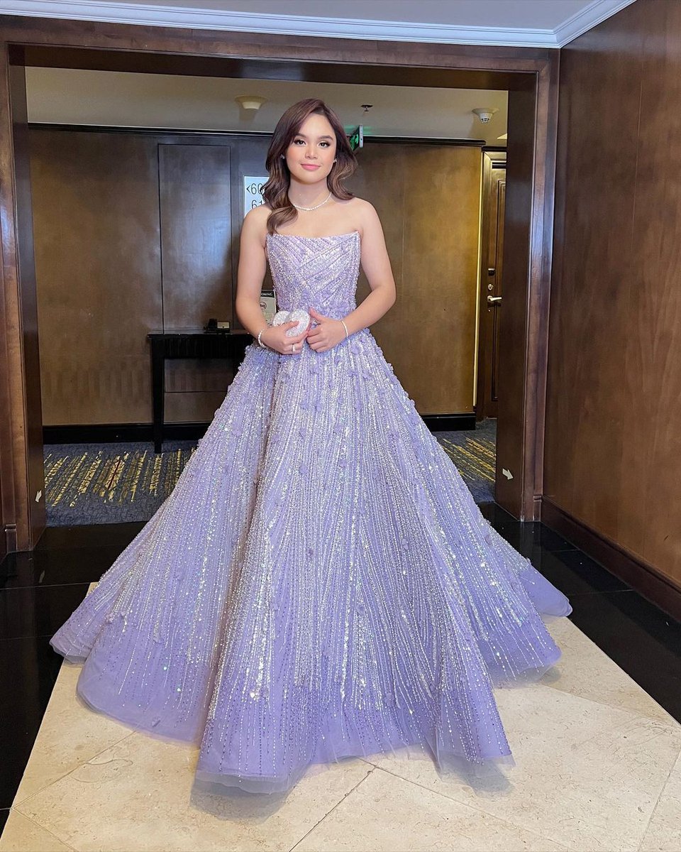 PRINCESS MOMENT 💜✨

LOOK: Manny and Jinkee Pacquiao’s daughter, Princess, stuns in a gorgeous purple ball gown for her prom made by local fashion designer Michael Leyva. | 📷: Leyva/Instagram