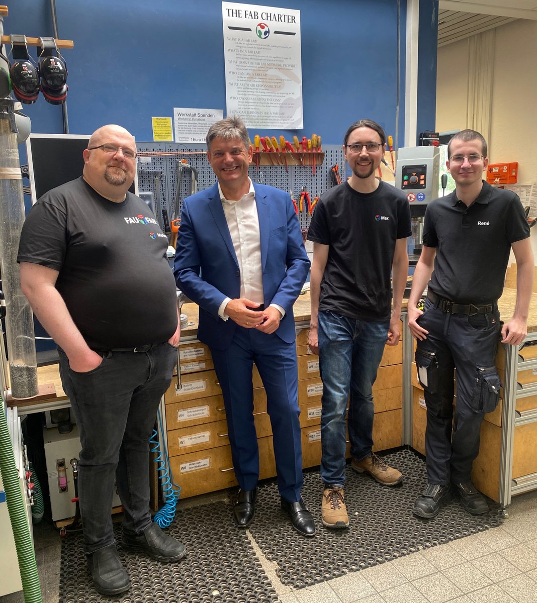 Where volunteering meets passion: Thanks to @fau_fablab for the great work and the warm welcome. @uni_fau

I am always impressed by the outstanding achievements of our #FAUstudents.
