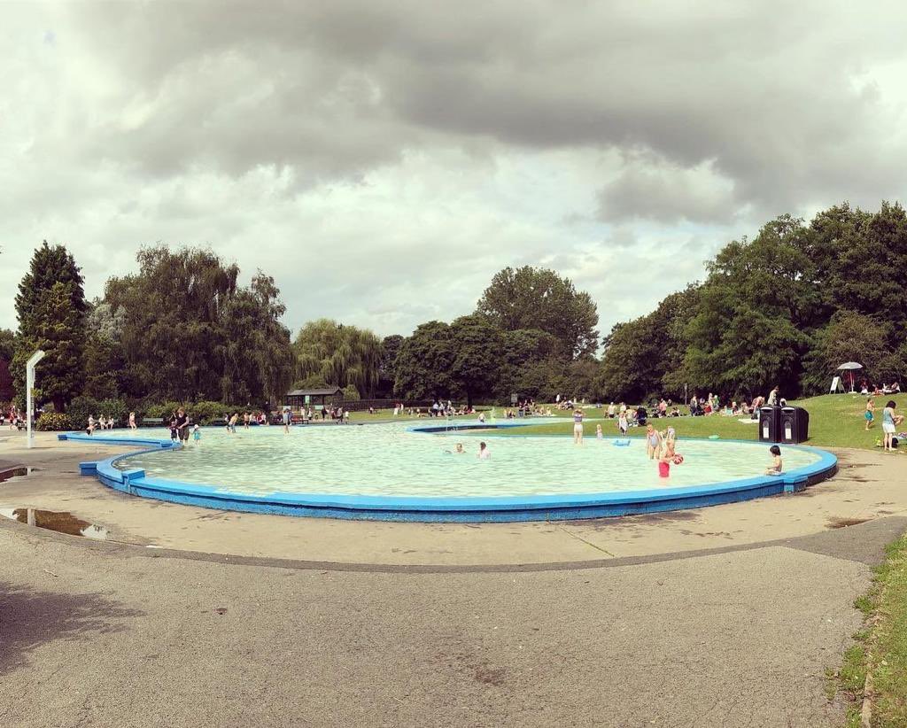 Markeaton Park paddling pool and Chaddesden Park splash pad are set to open for the summer season tomorrow  27 May 2023 💦 ⛲️ 💚

After weeks of repairing, filling and testing, we’re now ready 🙌 

Thank you Park Rangers 💚👏 

For latest ℹ️ 👇
inderby.org.uk/parks/derbys-p…