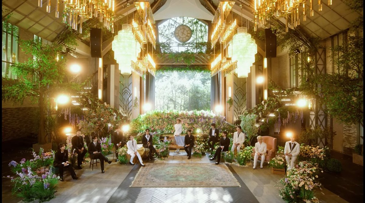 miwon17_'s tweet photo. They really shot the April shower video in a Wedding hall wearing tux..it's Villa De GD Cheongdam Wedding Hall https://t.co/9d4vSrsMaU