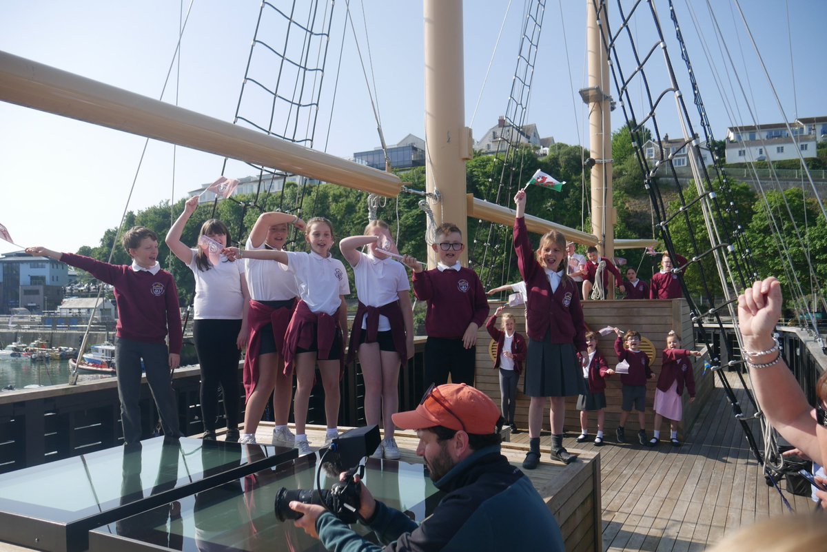 Bore gwych yn recordio can newydd clwstwr Dinbych Y Pysgod ar cwch  yr Ysbryd Rhydd - great morning filming for Tenby Cluster's song on the schooner Free Sprit.
<a href="/CymraegSB/">Cymraeg Sir Benfro</a> <a href="/MenterSirBenfro/">Menter Iaith Sir Benfro</a> <a href="/meigwynedd/">Mei Gwynedd</a> <a href="/sfootharbour/">Saundersfoot Harbour</a>
