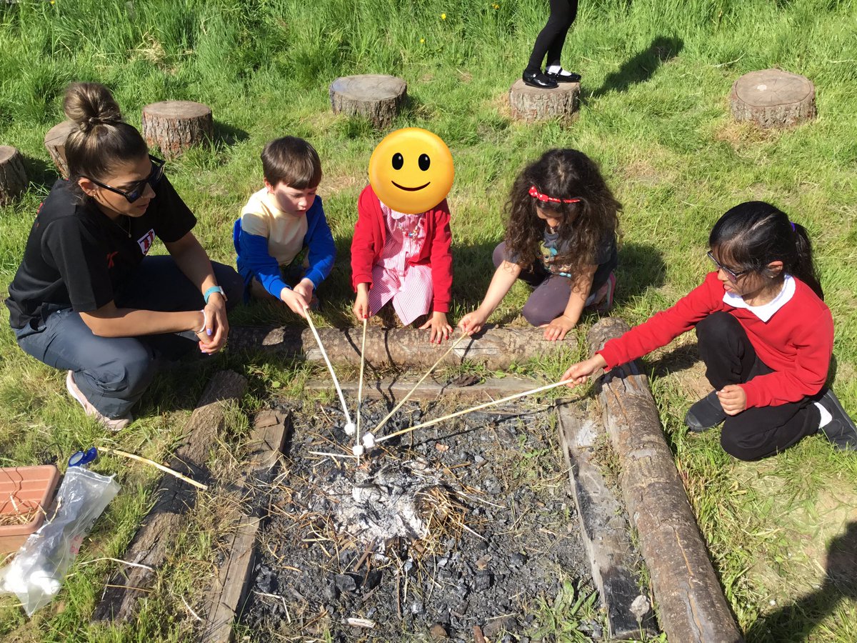 TJPrimary's tweet photo. Our last Forest School session of the year and we finished off with toasting marshmallows on the fire! π₯π‘βοΈ #TJReception #TJForestSchool #TJOutdoorLearning https://t.co/HTMBA6eOnc