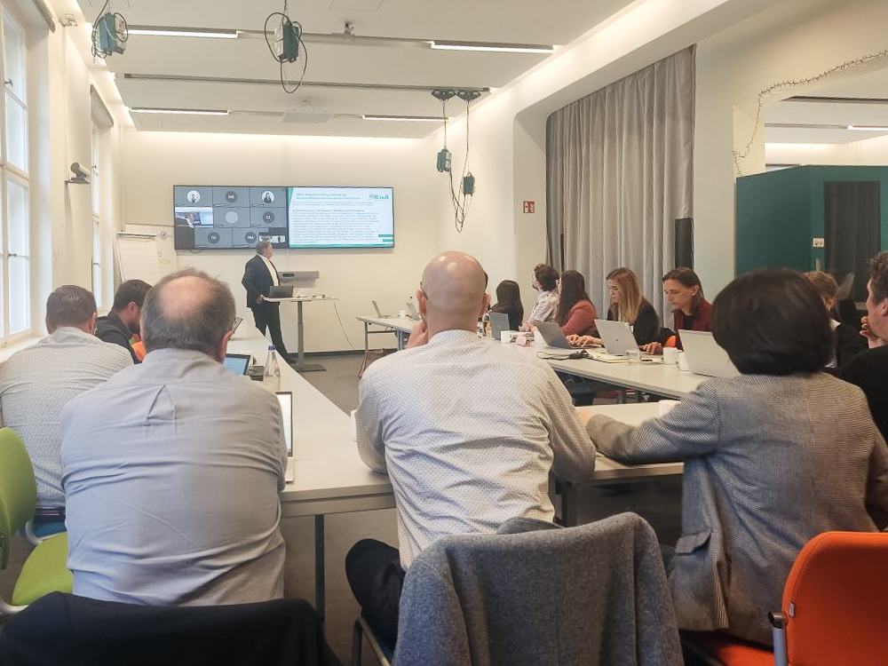 FZI_official's tweet photo. Workshop-Time! Transferzentrum #RimA begleitet 3 Robotik-Kompetenzzentren #rokit, ZEN-MRI, #RuhrBots bei der Erforschung von Interaktionsformen für #Service- &amp; #Assistenzroboter im Alltag. In Berlin gibt's einen Workshoptag mit @tuevsued, @UniBonn, @FU_Berlin.#ROS #Servicerobotik https://t.co/knydkwWW28