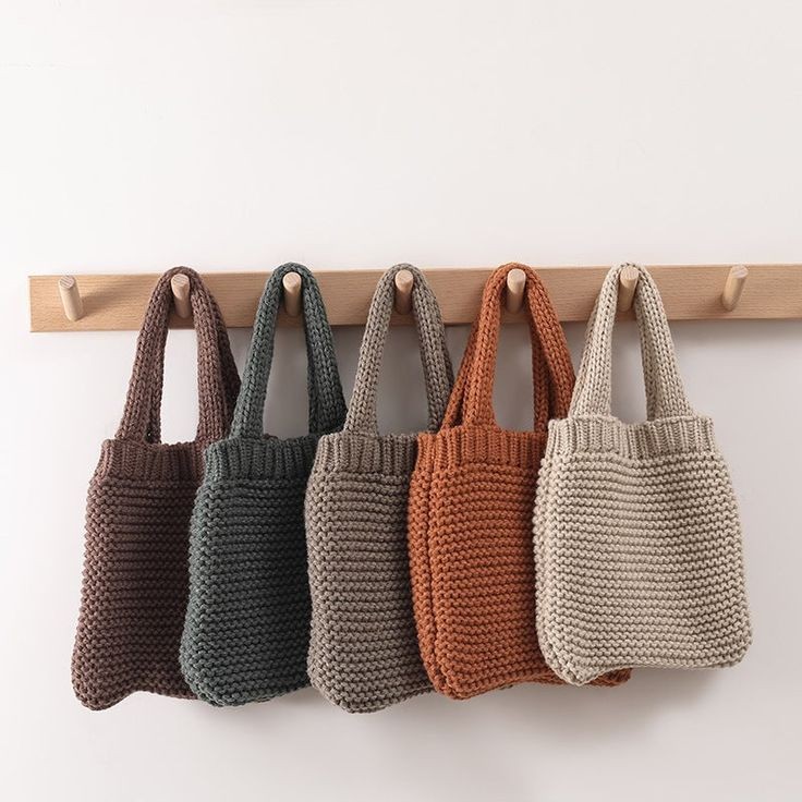 Tiyashare's tweet photo. Crochet bag is what i need💗 https://t.co/CeBqHKCCma