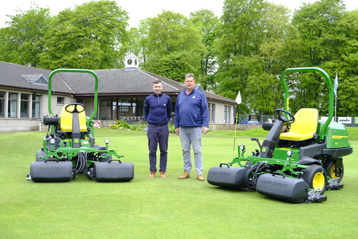 DoubleATrading's tweet photo. A couple snaps of our Northern Sales Specialist Gary Stuart, delivering two new @JohnDeere 2550 Greens Triple Mowers. Many thanks to Head Greenkeeper Gareth Roberts and Lucy Buckley.
#doublea #greenkeeping #huntly #golf #teetime #clubhouse #sport #fitlike #johndeere #gazza https://t.co/JjPy9NITQG