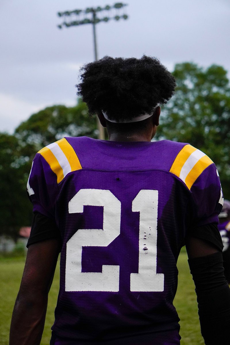 Demontaz Taylor 5’9 160 pound CB c/o 24 jersey number (7) has high work ethic play for Amite Warriors 3.8 gpa, bench press (265) squat (295) power clean (260) run a 4.55 40 yard dash had a great past season, ready for an outbreak Senior year (Current status)…🫶🏾