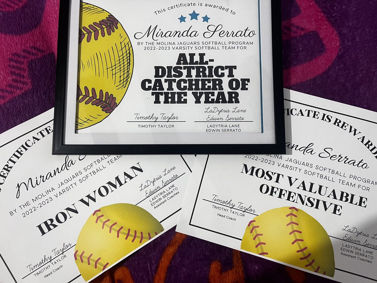 I am so grateful and honored to have been recognized and to have received awards at this years 🥎 banquet! 

District 11-5A Catcher of the Year Academic All-District 
Offensive MVP

#ALWAYSBEELITE #Play4Cash 🧡🖤🥎 @CoachSerrato89k @ABU_Softball @OKWUeagles_SB @Lion_Softball