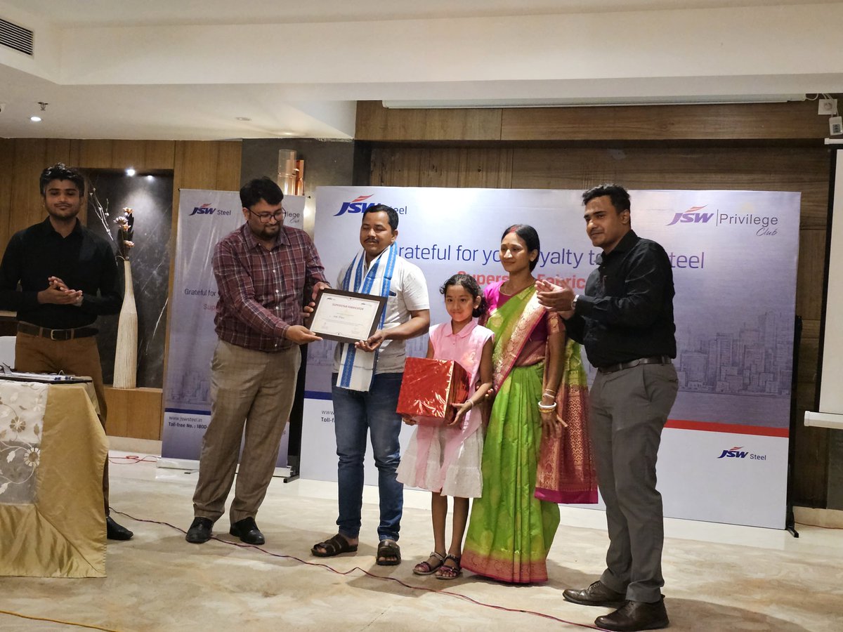 slgbuilders's tweet photo. A program conducted for small &amp; medium fabricators today in Siliguri. 
An overwhelming response received from them.
 A very well appreciated initiative of JSW STEEL. 

#JSWSTEEL 
#JSWSUPERSTARFABRICATOR 
#JSWPRIVILEGECLUB 
#JSWCOLOURONPLUS 
#JSWPRAGATIPLUS
#FABRICATORMEET https://t.co/hmaNKfccat