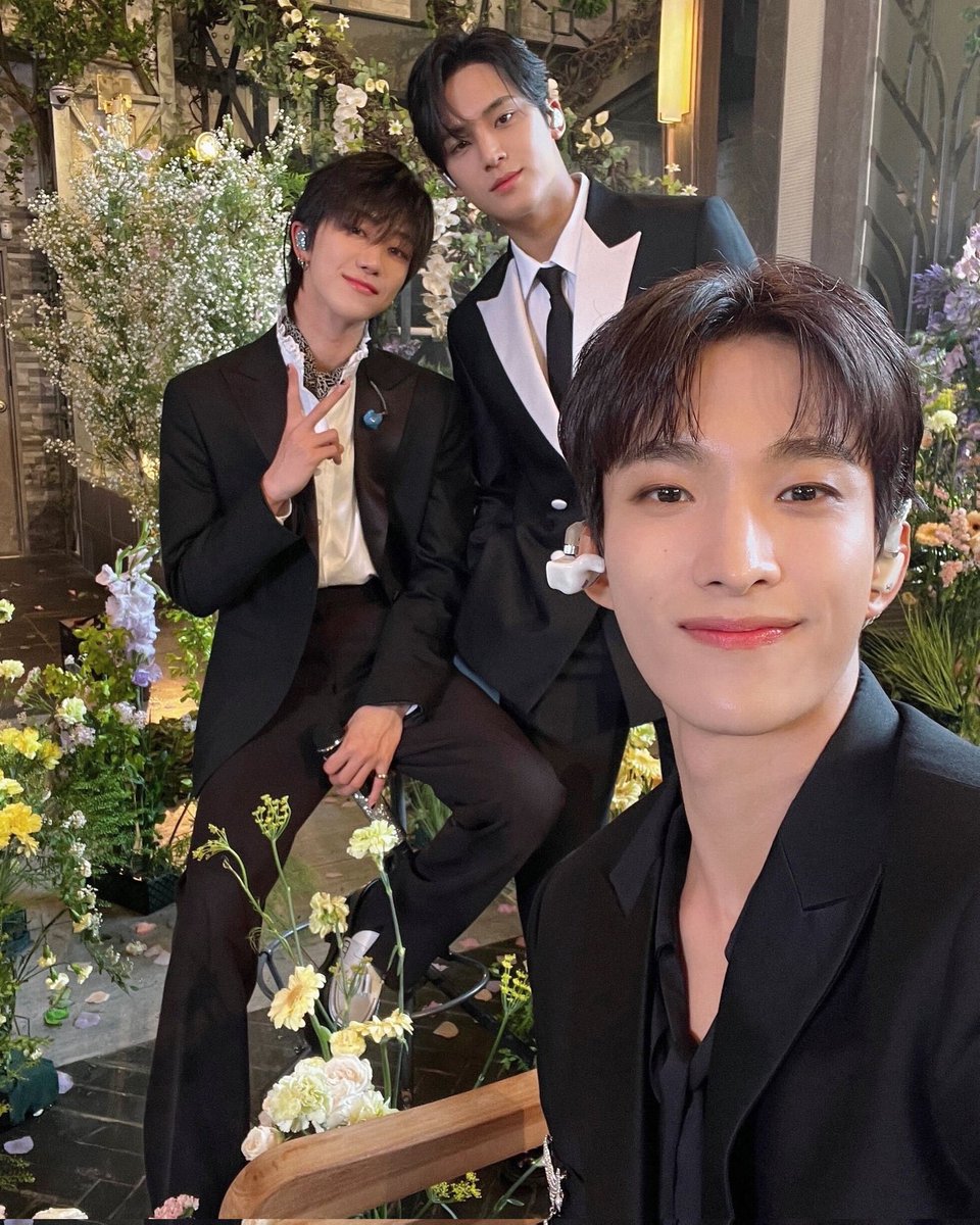FOOLMINATA's tweet photo. ㅤ
ㅤㅤㅤㅤ
ㅤ         My two favorite people. ❤️
ㅤ             ㅤ 
ㅤ https://t.co/8EX5G5yzZD