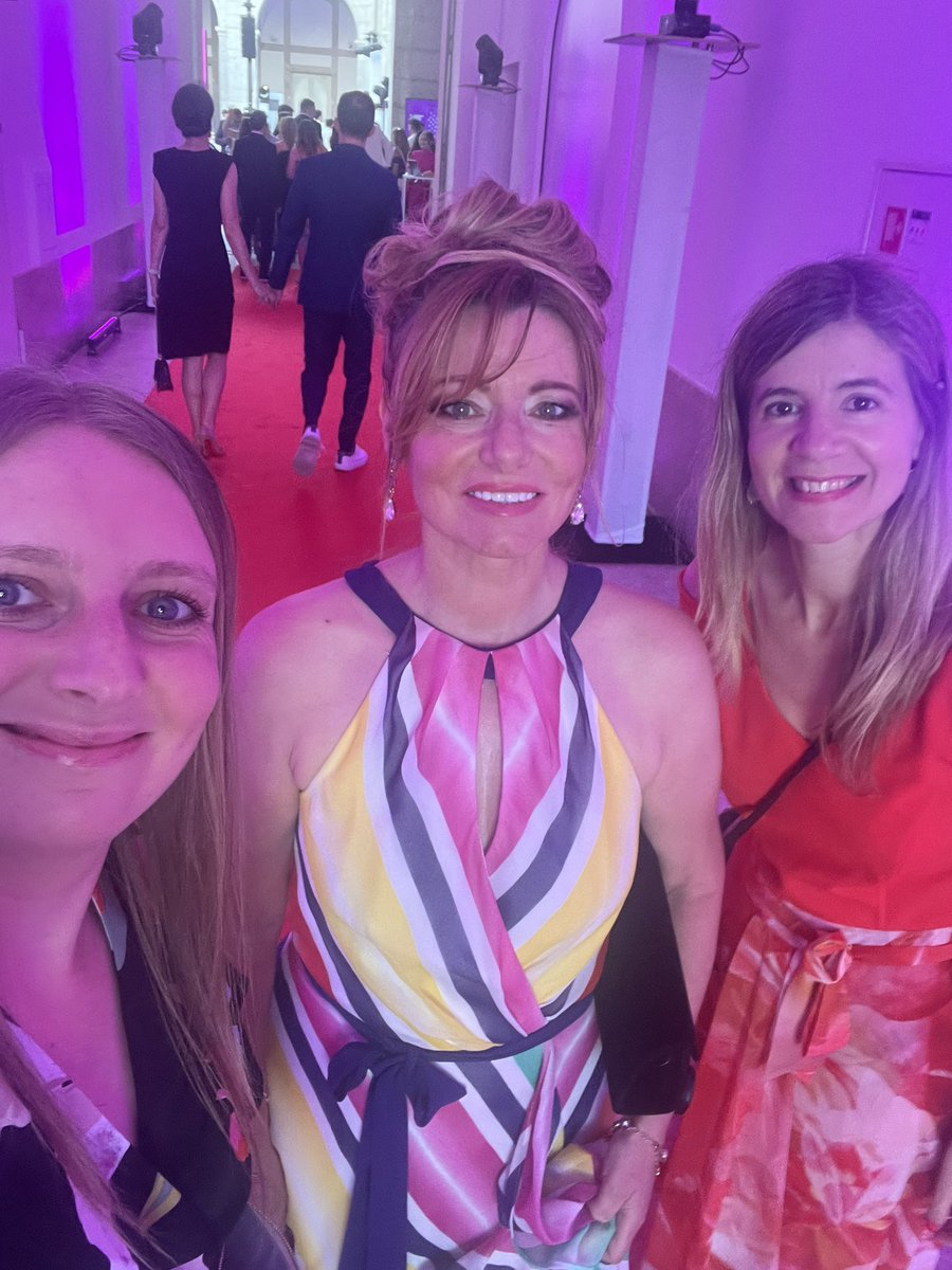 Laura Holyer (McDonald) tweet media