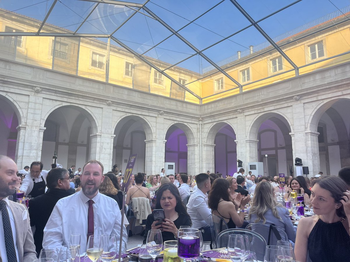 Laura Holyer (McDonald) tweet media