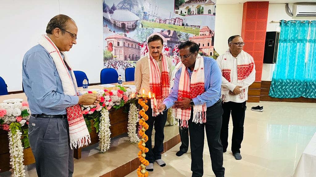 USAID RISE INDIA (@usaidriseindia) on Twitter photo Every breath counts! We're dedicated to mastering oxygen therapy techniques and effective treatment for patients in need. #RISE in partnership with <a href="/AMCHDibrugarh/">Assam Medical College</a> established a Medical Oxygen Skill Lab today in the presence of eminent dignitaries. <a href="/usaid_india/">USAID India</a> <a href="/VijayPaulraj123/">Vijay Paul</a> Every breath counts! We're dedicated to mastering oxygen therapy techniques and effective treatment for patients in need. #RISE in partnership with <a href="/AMCHDibrugarh/">Assam Medical College</a> established a Medical Oxygen Skill Lab today in the presence of eminent dignitaries. <a href="/usaid_india/">USAID India</a> <a href="/VijayPaulraj123/">Vijay Paul</a>