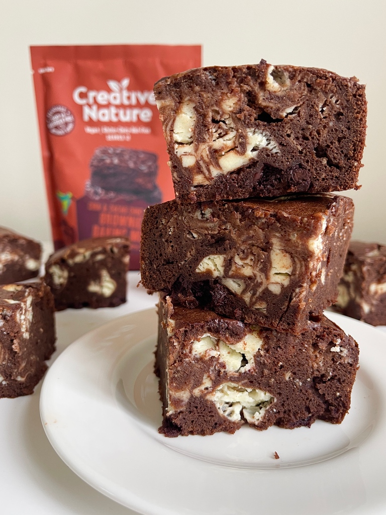 creativenature's tweet photo. Is there anything as indulgent as CHEESECAKE BROWNIES?! We are losing our heads over these!! 😍 Use our top 14 allergen free brownie mix for these. Full recipe on website. Get our mixes @Ocado @Asda @Sainsburys @Goustocooking @Amazon and our website! #Top14Free #AllergyFriendly https://t.co/JeXxaRBo29