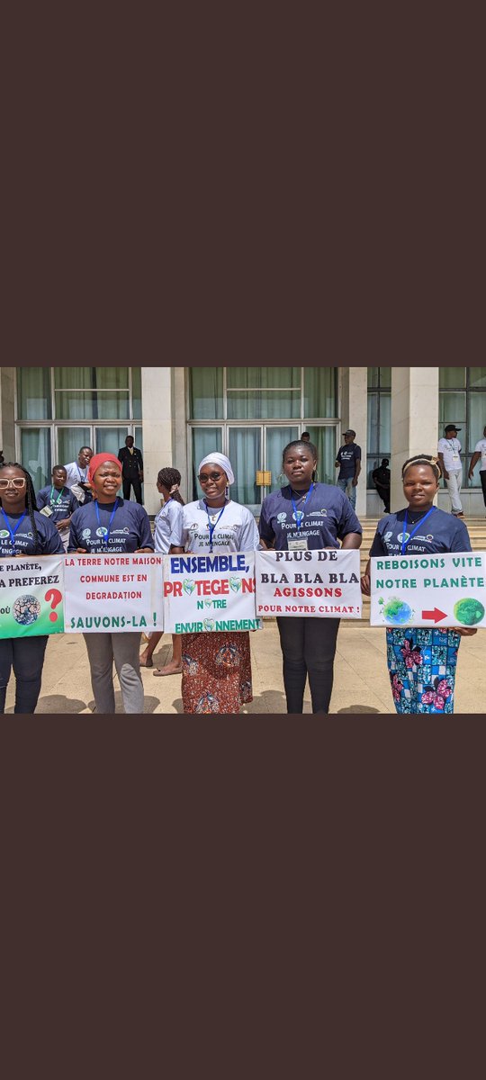 MTokinai7657's tweet image. Togolese Youth engaged in Climate justice actions. Let's join our voice and actions to them and save our planet ✨🌳🌳🌴🪴🌿