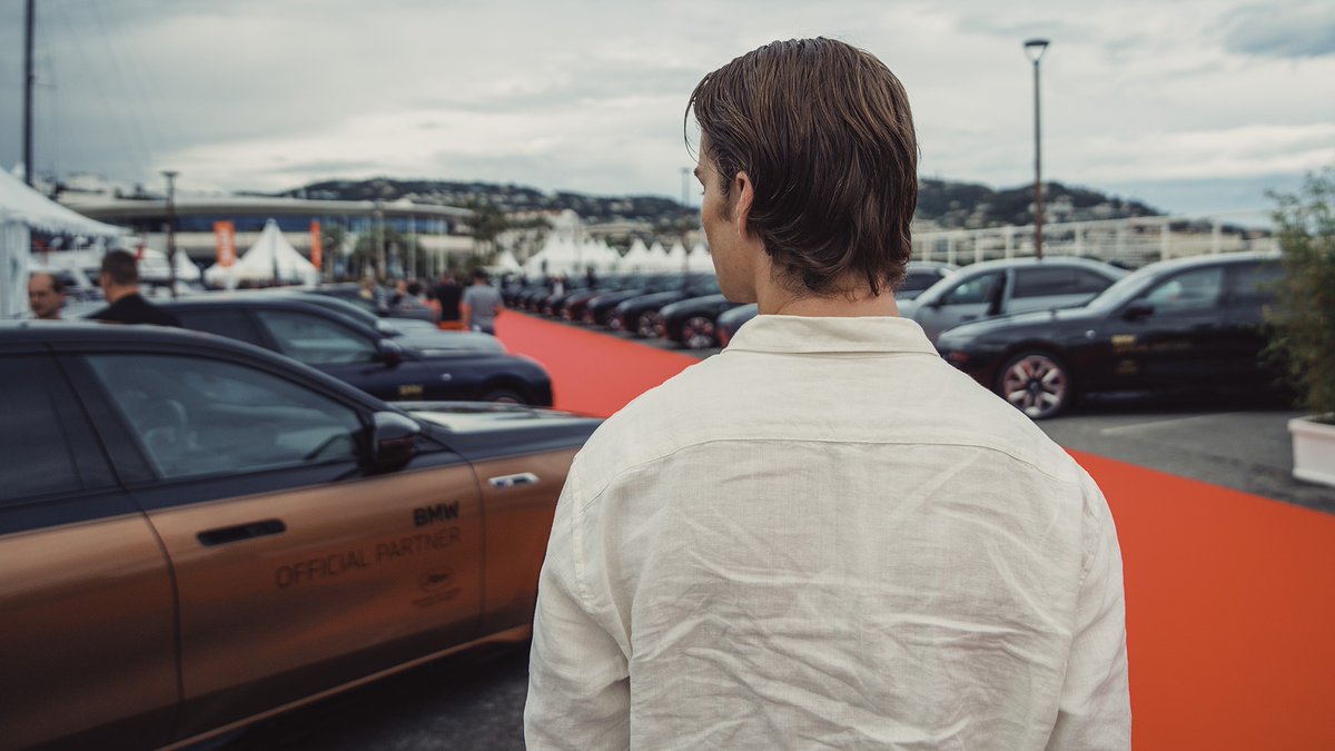 Built for that iconic moment.

THE i7 M70 takes centre stage at the 76th Festival de Cannes.

#ThisIsForwardism #THEi7M70 #BornElectric #Cannes2023 #festivaldecannes
