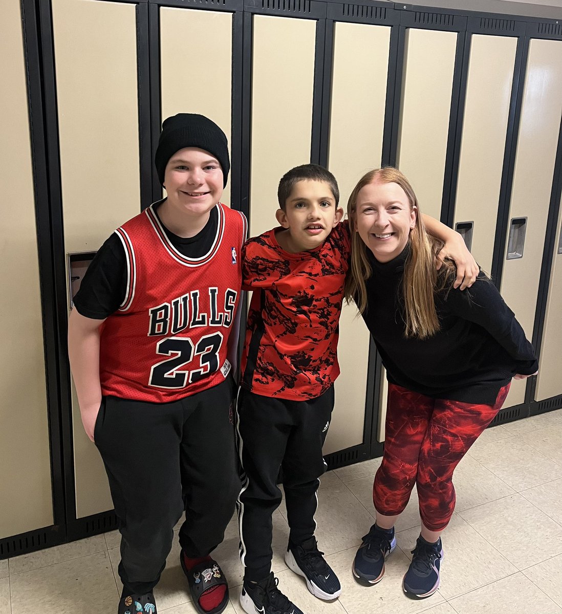 We all got the memo to wear red as our favourite colour ♥️ <a href="/ErinMalone15/">Erin Malone</a> @AMHickey5 <a href="/cowanelementary/">Cowan Heights School</a>