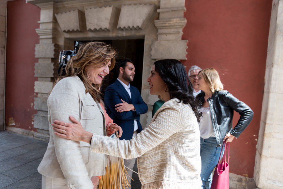 Visita de <a href="/InesArrimadas/">Inés Arrimadas</a>  a #cuenca para apoyar el proyecto de <a href="/CsCuencaCiudad/">CS Cuenca Ciudad</a> . Nos acompañaron  Inés y <a href="/CarmenPicazoCs/">Carmen Picazo</a> a <a href="/MiguelBolloCs/">Miguel Bollo 🇪🇺 🇺🇦</a> , candidato a las Cortes de Castilla-La Mancha, y a una servidora. 
Muchas gracias
#cuencaatodotren  
VOTA CS cuenca
‼️VOTA CRISTINA FUENTES‼️
