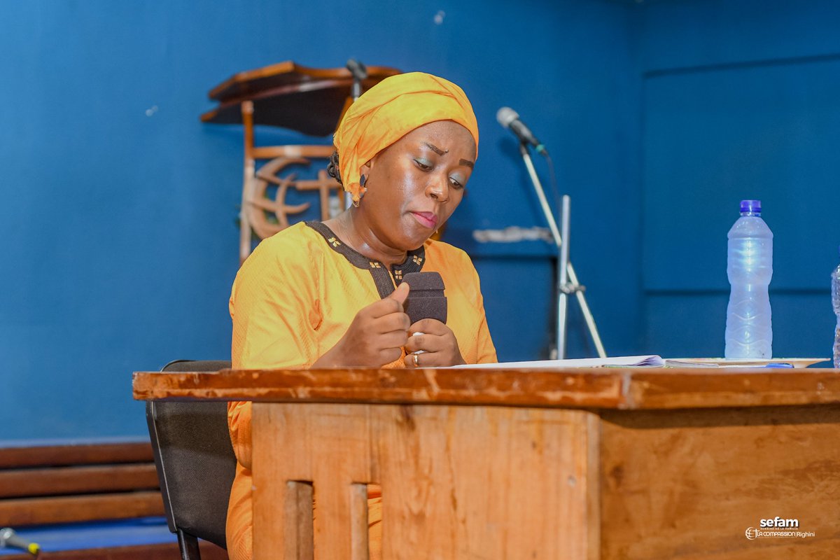 LaCompassionLCR's tweet photo. SEMAINE DE LA FAMILLE [SEFAM] | JOUR 3

Orateur : Pasteure DIVINE MANANGA

Thème : La famille face à l'argent 

S/thème : Les Femmes face à l'argent 

#LaCompassionRighini #LCR #Semainedelafamille #Sefam https://t.co/RvwfaUCqGF