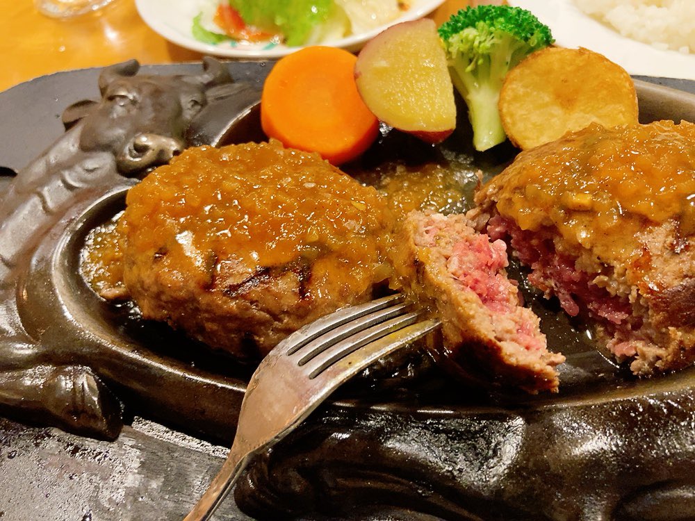出張で静岡に来てる！さわやかのハンバーグ！！美味しすぎるー！ https://t.co/o2O9CWRfGc