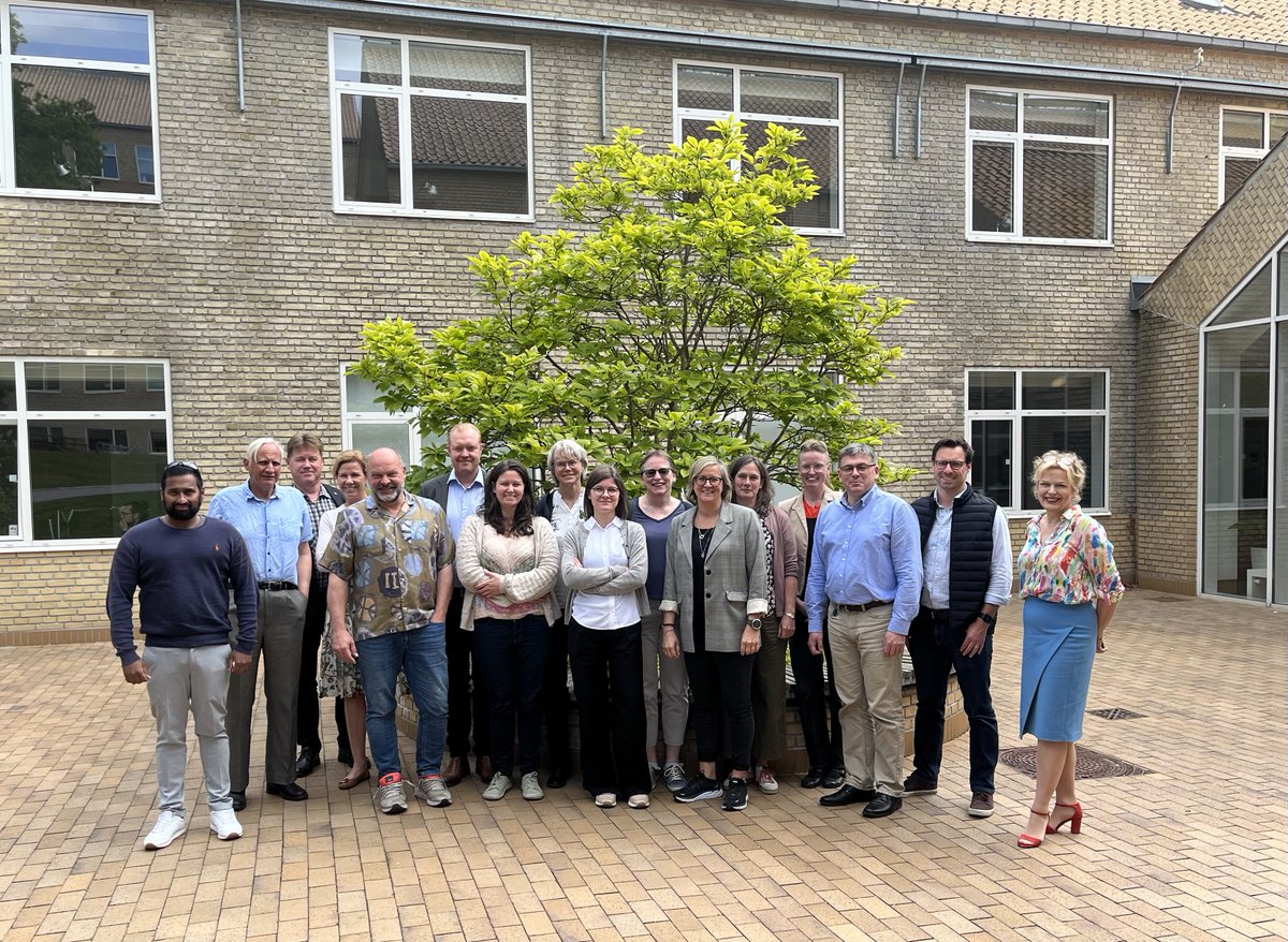 scandPhys's tweet photo. Wonderful to welcome the SPS Board and SIGs here in Aarhus, Denmark. @HTorius @matchkov @Tobias_Wang_AU @MartaGudjonsdo1 @HansellPh @h_dimke @KristianGunder @scandPhys @AarhusUni https://t.co/0PYKNdY1iv