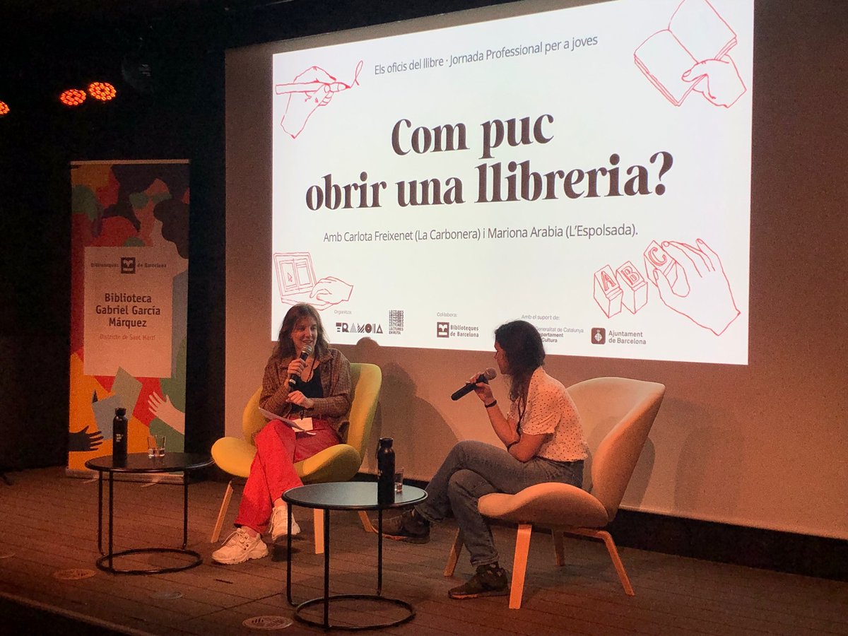 TramoiaCultura's tweet photo. La @meyonbook_ i la @xalzfm, de @Espolsada i @_LaCarbonera, ens expliquen els secrets per obrir i gestionar una llibreria i les interioritats del negoci! https://t.co/wBxRDDRH0h
