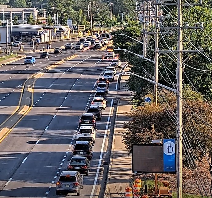 wdeltfx's tweet photo. Graduation weekend at the University of Delaware Sports Complex with a line of traffic queued up on Rt. 896 northbound. Avoid the area today and Saturday if possible. (photo - DelDOT) #NetDE https://t.co/BVa0muoRaJ