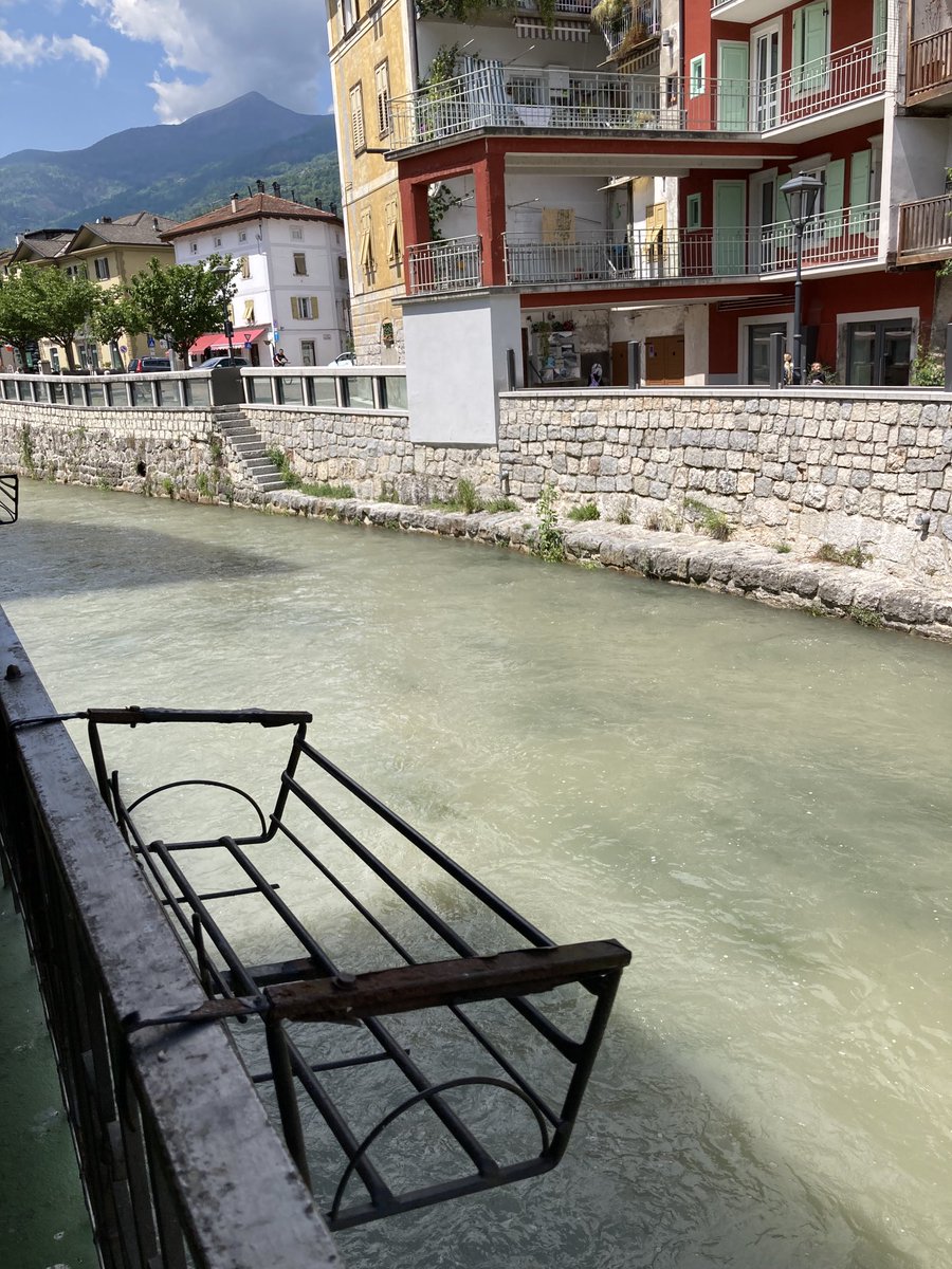 Valsugana live. Il fiume Brenta a 15 km dalla sorgente ( “appena nato” ) nel suo viaggio verso il mare 🌊 Adriatico