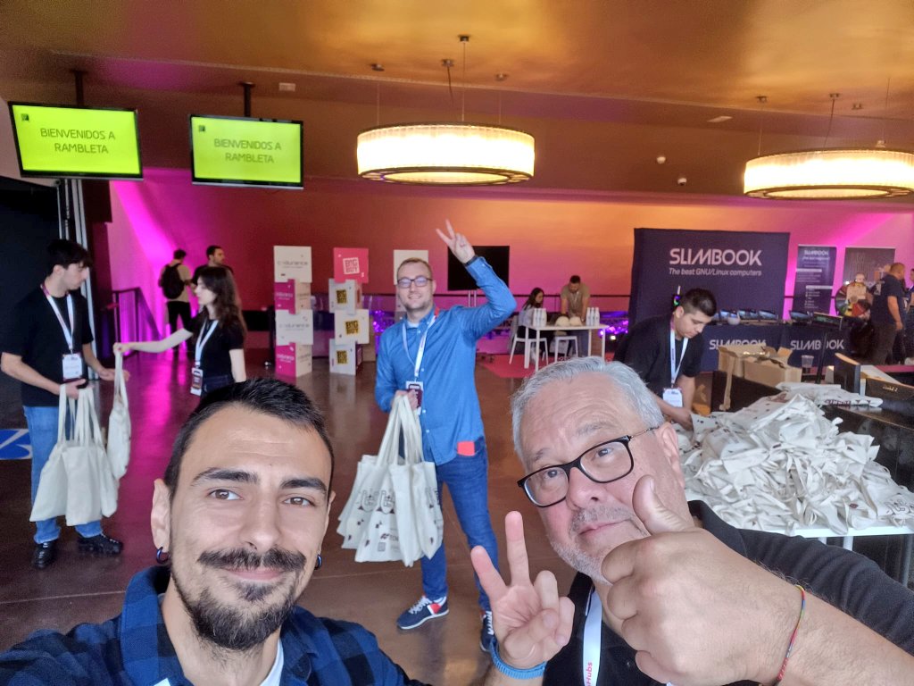 GeeksHubs tweet media