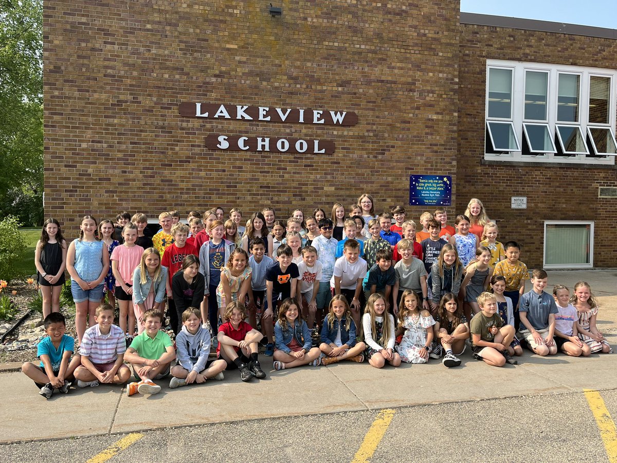 MaryRenning's tweet photo. Grade 4 and 5 students moving on to middle school meant two celebrations this week! @LVLASERS1645 @NeenahSchools https://t.co/fRYpfL9RkN