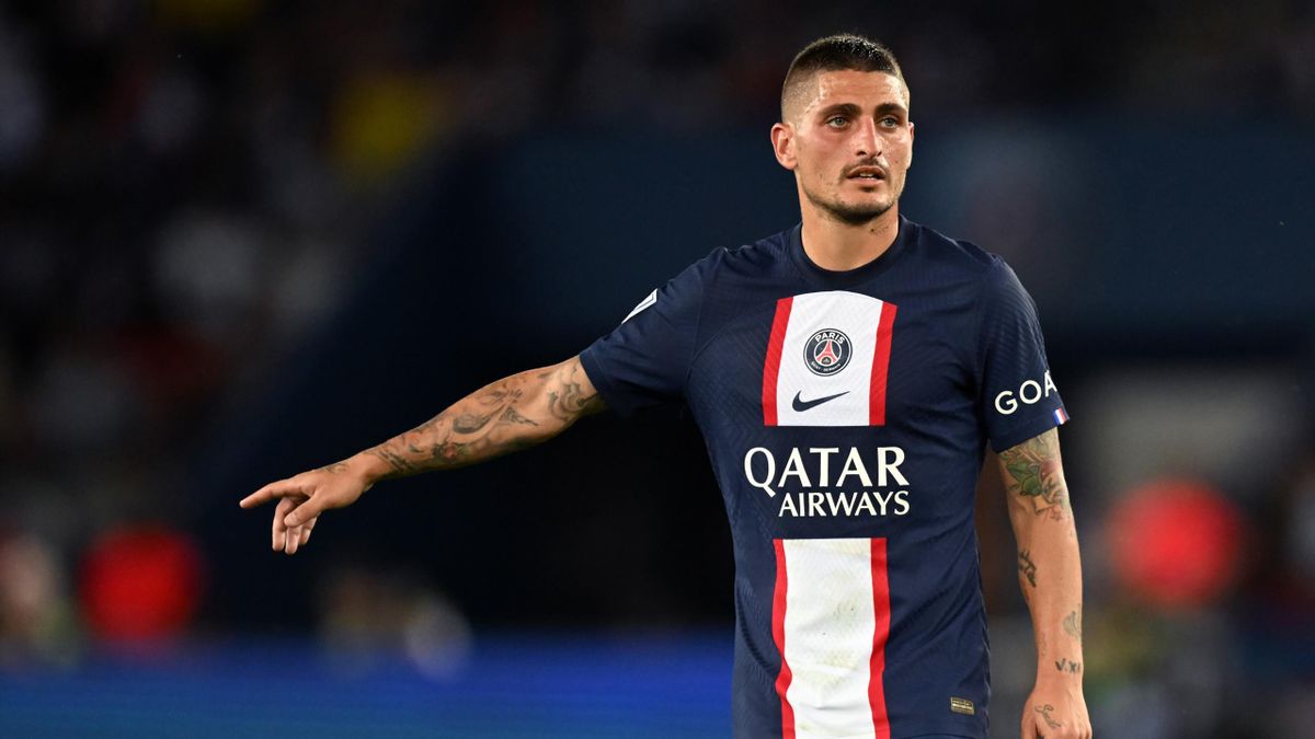 PointFootfr's tweet image. MERCATO🚨🇫🇷 Marco Verratti pourrait quitter le PSG en fin de saison. Son agent Rafaela pimenta a déclaré
« Tôt ou tard, un Italien pense à rentrer chez lui. Il veut toujours revenir. Je ne peux pas dire que ce n'est pas le cas pour lui. »