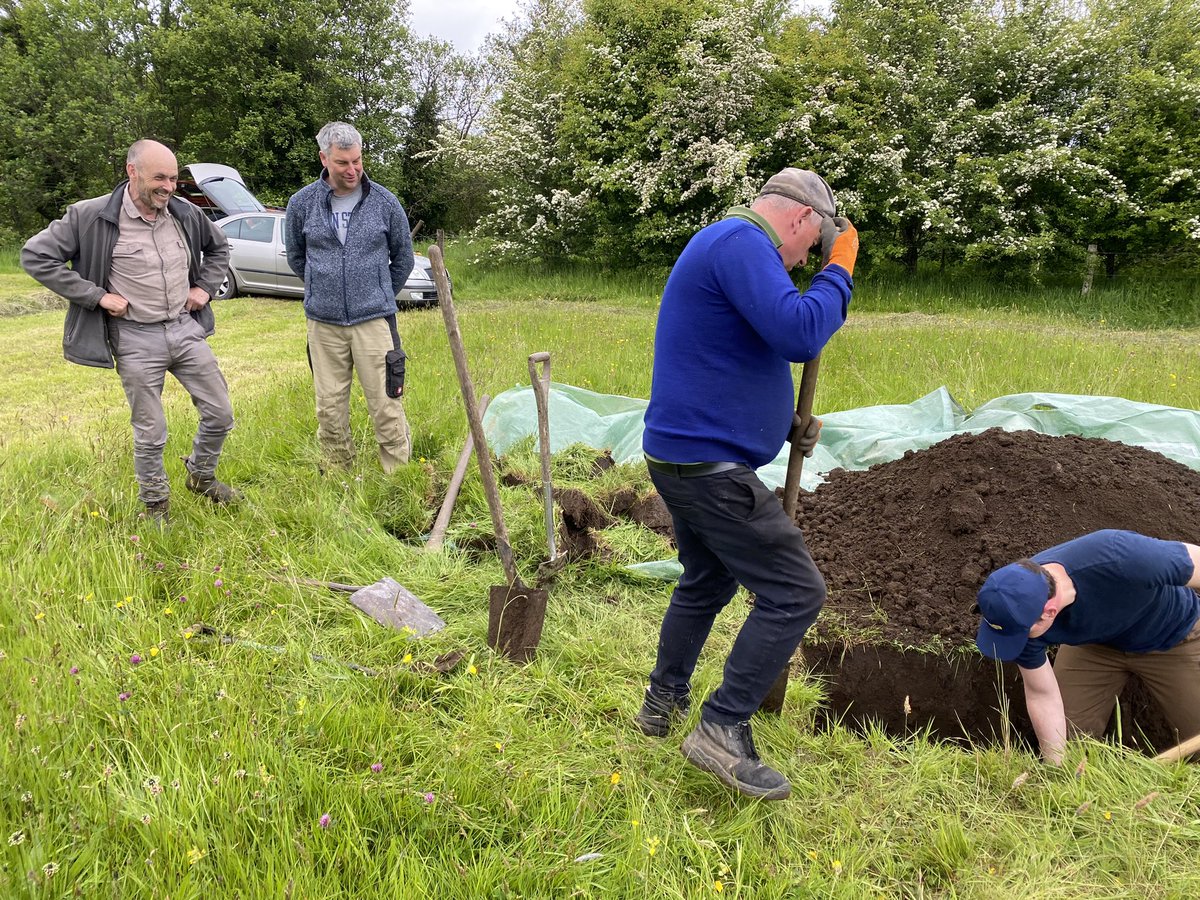 Pedzolization's tweet photo. Thanks to John Matthews, Tommy Earley, Kevin Finn, and John Cranogg for some stunning lazy bed research sites. @EcoAllen https://t.co/9LTjvsEyxZ