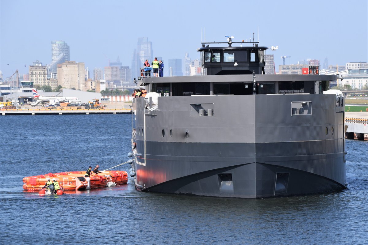 Today saw @OceanDivaLDN running a life-raft deployment test in the KGV Dock.

More pics & video later.

@survitec #LifeRaft 
#OceanDiva #OceanDivaLdn 
#BatteryPowered #Electric 
#London #RoyalDocks 
#dlr_blog