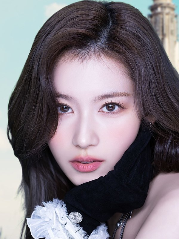 msnuniverse's tweet photo. effortlessly gorgeous

#SANA #사나 #サナ https://t.co/qw4zKfwwGI