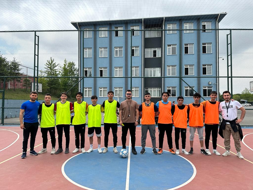 19 Mayis Atatürk'u Anma Gençlik ve Spor Bayramı etkinlikleri kapsamında düzenlenen sınıflararası futbol turnuvası final maçı ile sona erdi.
Katılım gösteren öğrencilerimize emek veren öğretmenlerimize teşekkür ederiz .
<a href="/Sultanbeyli_MEM/">Sultanbeyli İlçe Millî Eğitim Müdürlüğü</a> <a href="/istanbul_MTE/">İstanbul Mesleki ve Teknik Eğitim</a>