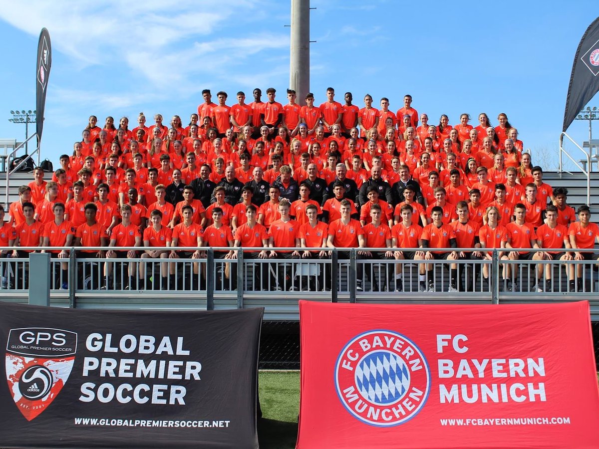 Ein FC Bayern Skandal über den in Deutschland niemand mitbekommen hat🧵: 
Von 2015 bis 2020 habe ich bei Global Premier Soccer (GPS) gespielt, die war ein Partnerverein vom FCB. Wir haben sowohl in Bayern Trainingsausrüstung gespielt als auch in deren Trikots. 1/x