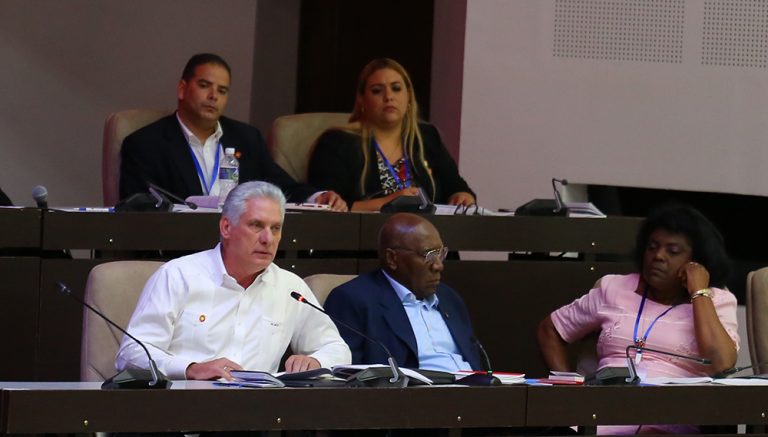 YaquedeCuba's tweet photo. Sobre la Ley de Comunicación Social, @DiazCanelB afirmó 👉"Su mayor valor radica en el reconocimiento de las potencialidades y beneficios de la Comunicación Social para el desarrollo del país”.
#CubaLegisla https://t.co/8XYIhDfWVu