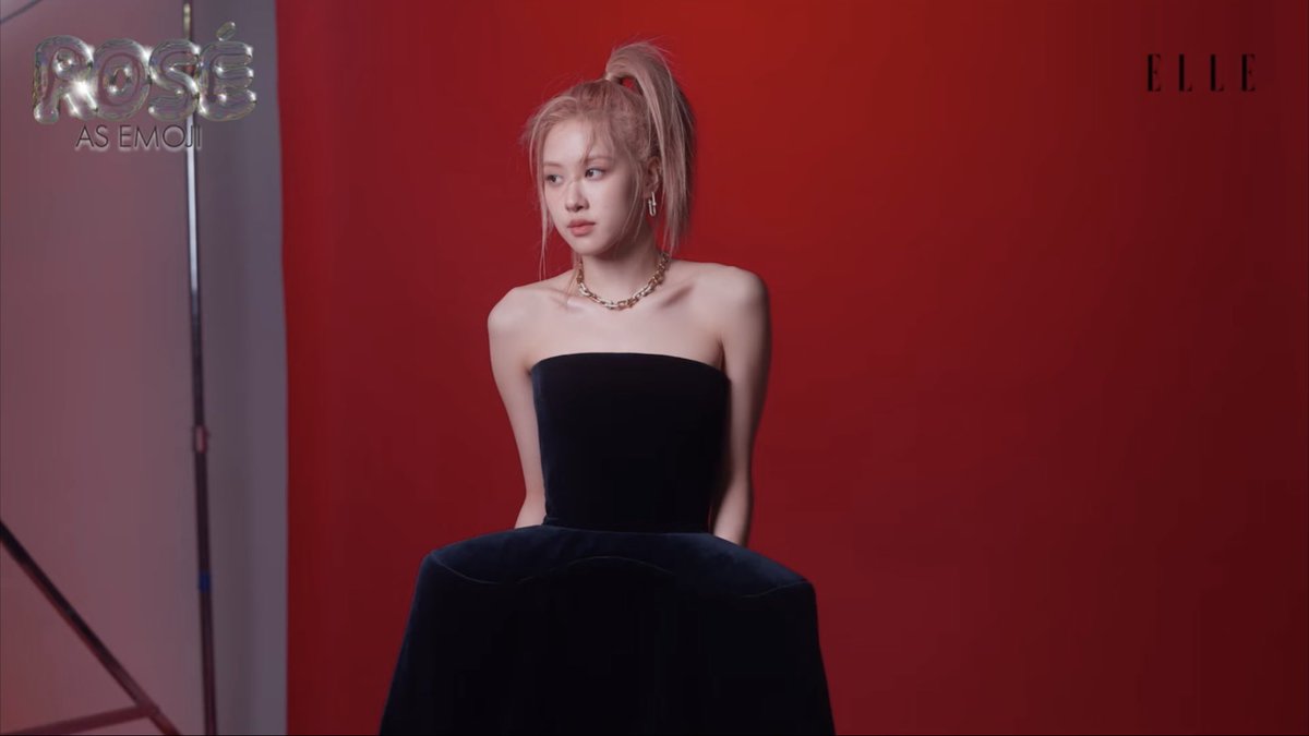i60808's tweet photo. 세상에서 티파니앤코 제일 잘 소화함… 🫠 #로제 #ROSÉ https://t.co/jVLlHnYO8E