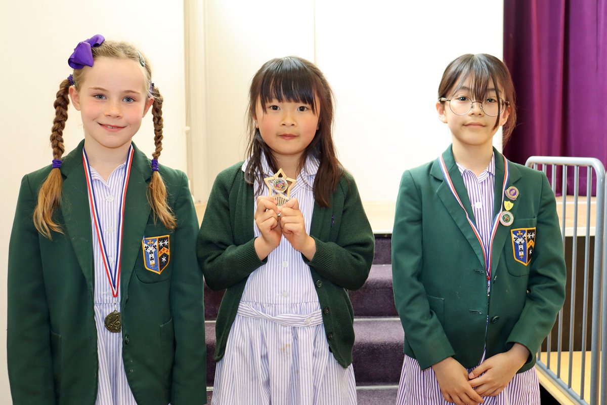 Old Palace of John Whitgift School for Girls tweet media