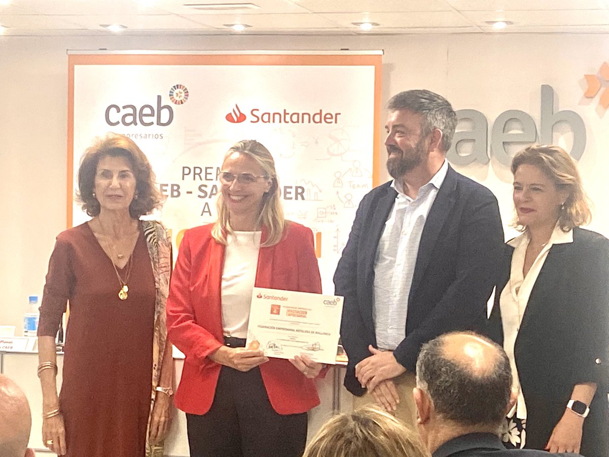fehmallorca's tweet photo. La #alianza @fehmallorca &amp; #shoolers para capacitar a través de #formacióndigital a los trabajadores del sector 🏩  #Mallorca y acompañar la transformación del destino

Ya es finalistas de la 7️⃣ edicion de los 🏆 a la innovación convocados por @CAEB y @santander_es 💪

A la final https://t.co/0TpuNvRjKd