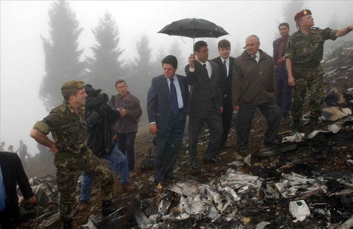 Veinte años ya y la organización creada para delinquir sigue sin pedir perdón por las víctimas del YAK-42, ni por la ignominiosa identificación de los 62 servidores públicos muertos, ni a sus familias. El <a href="/ppopular/">Partido Popular</a> debería estar ilegalizado hace años