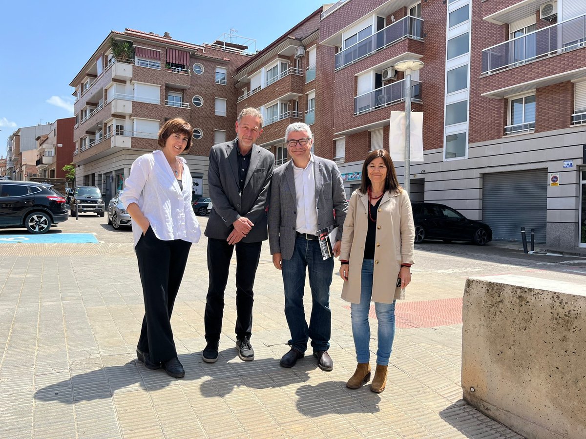 Ampans's tweet photo. La necessitat de donar resposta a les llistes d’espera, amb situacions d’urgència, el creixement de les conductes associades a la DI, la situació general del sector… són temes que hem tractat avui en la reunió i visita del Secretari gral de @dsocialscat @OriolAmoros https://t.co/5Yklz7Yhqh