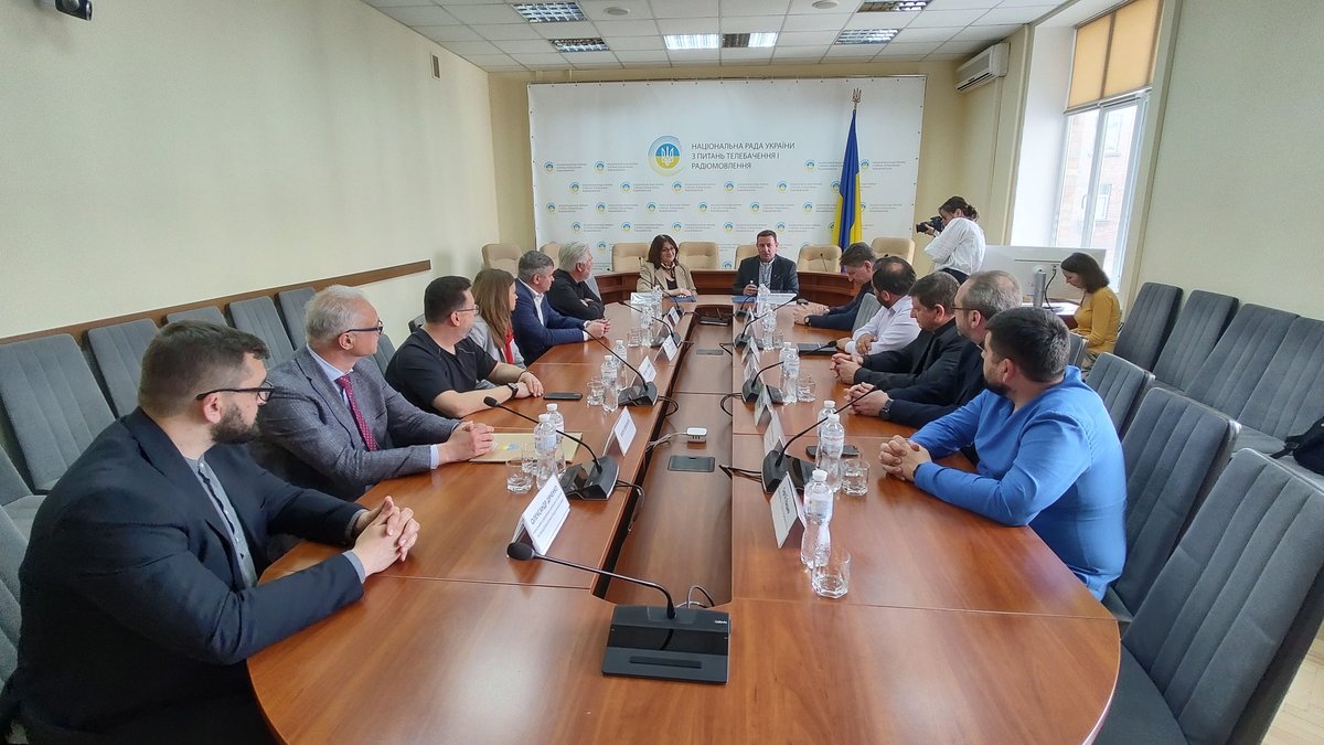 IRS_ua's tweet photo. Медіарегулятор підписав меморандум про співпрацю з Всеукраїнською Радою Церков і релігійних організацій: https://t.co/MDf0pAdwhC https://t.co/ZjrJf7MYJ4